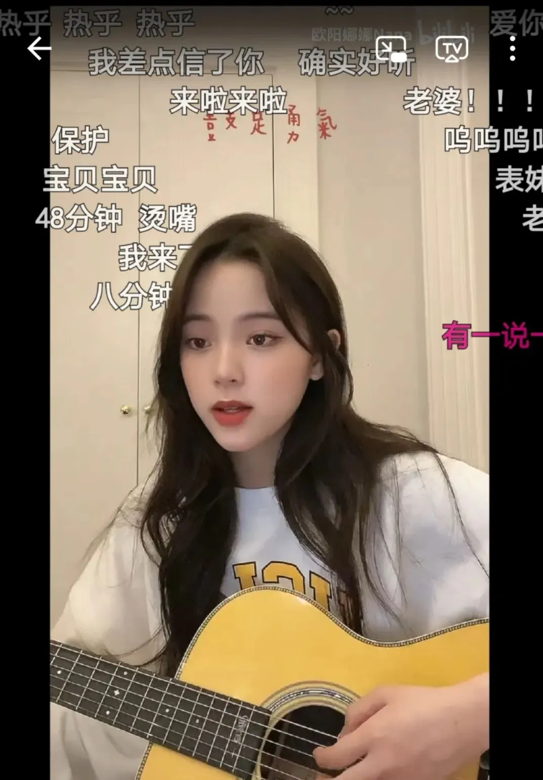 欧阳娜娜咖啡代言被曝“假喝”，但她做Vlog内容绝对是认真的！